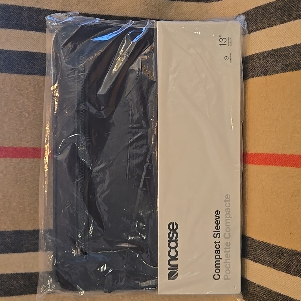 Incase Sleeve for 13"  MacBook Pro or Air NWT